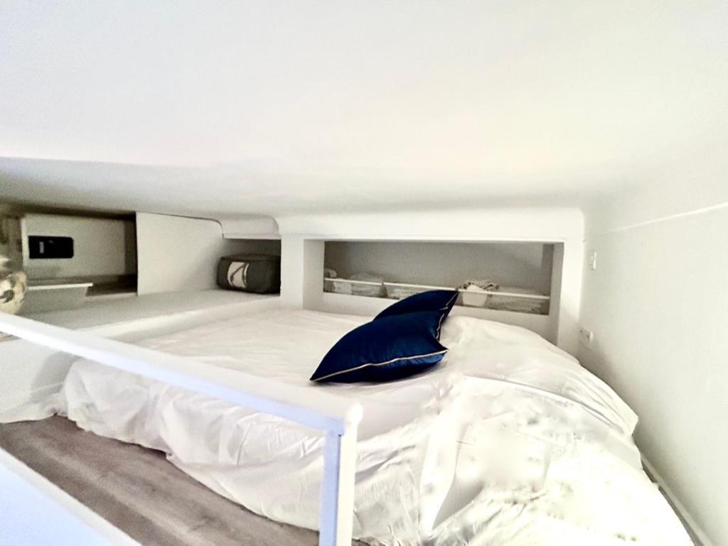 Studio At 1 Min From The Main Street Apartment Nisa Exterior foto