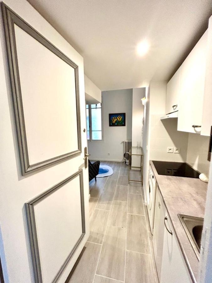 Studio At 1 Min From The Main Street Apartment Nisa Exterior foto